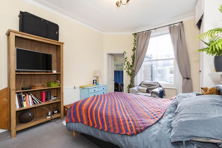 			1 Bedroom, 1 bath, 1 reception Flat			 Blythe Road, KENSINGTON OLYMPIA